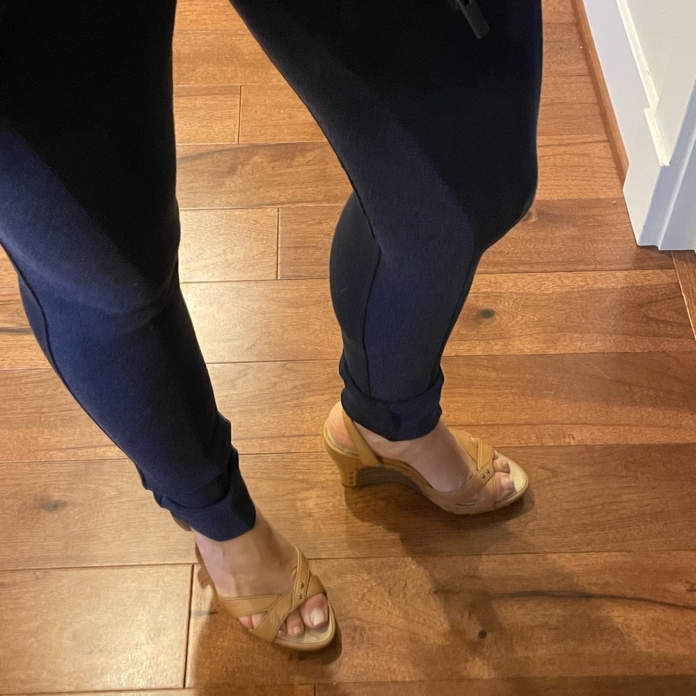 Ugg wedge sandals. Size 6. - Picture 5 of 7